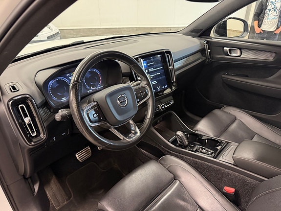 Volvo XC40 17 of 30