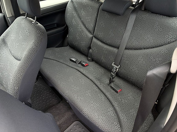 Toyota Yaris 12 of 22