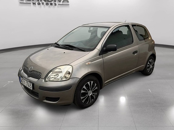 Toyota Yaris 4 of 22