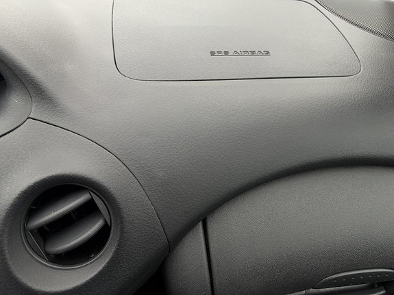 Toyota Yaris 15 of 22