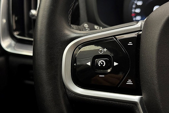 Volvo V60 Cross Country 20 of 30