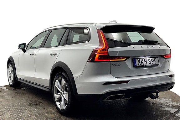 Volvo V60 Cross Country 9 of 30