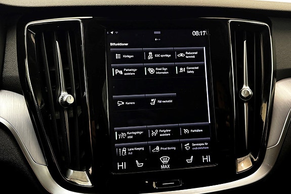 Volvo V60 Cross Country 26 of 30