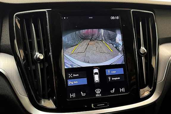Volvo V60 Cross Country 23 of 30