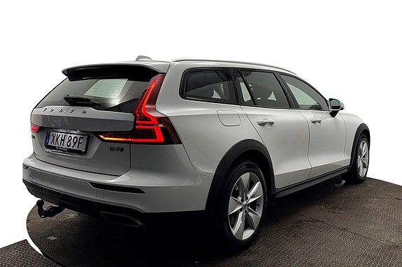 Volvo V60 Cross Country 6 of 30