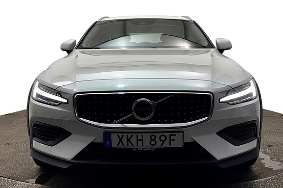 Volvo V60 Cross Country 3 of 30