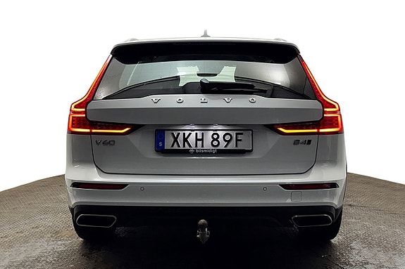 Volvo V60 Cross Country 7 of 30