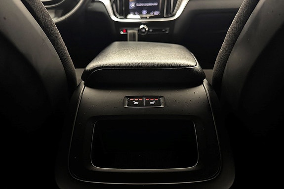 Volvo V60 Cross Country 17 of 30