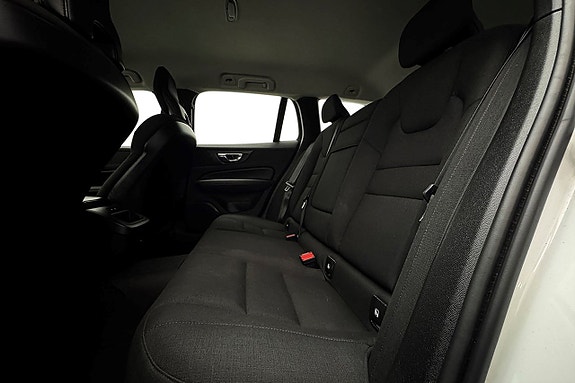 Volvo V60 Cross Country 15 of 30