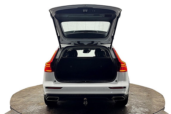 Volvo V60 Cross Country 8 of 30