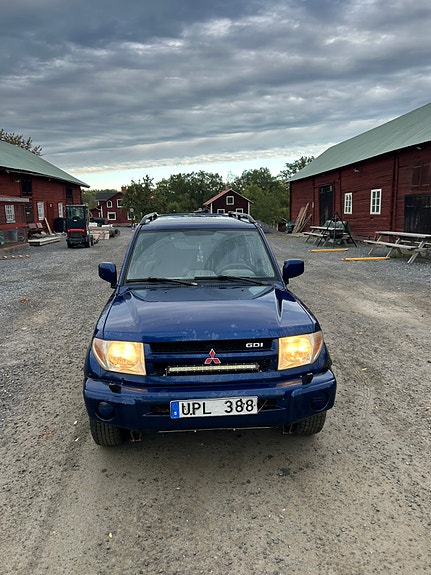 Mitsubishi Pajero Pinin 3 of 11