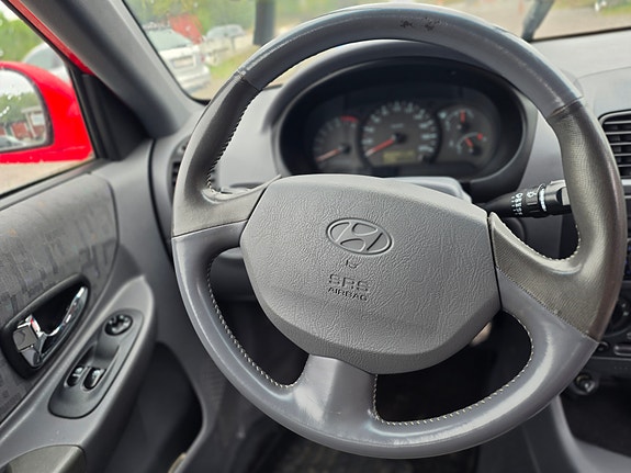 Hyundai Accent 6 of 8