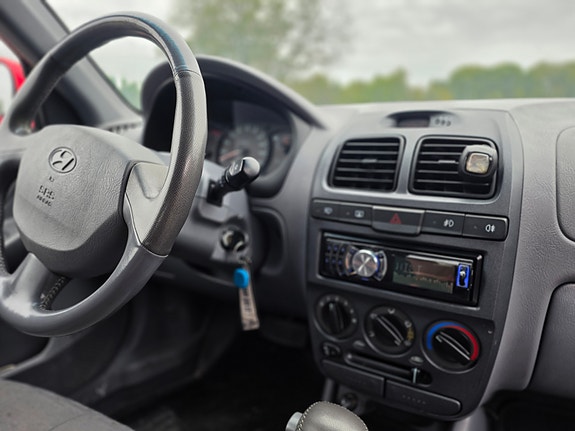 Hyundai Accent 5 of 8
