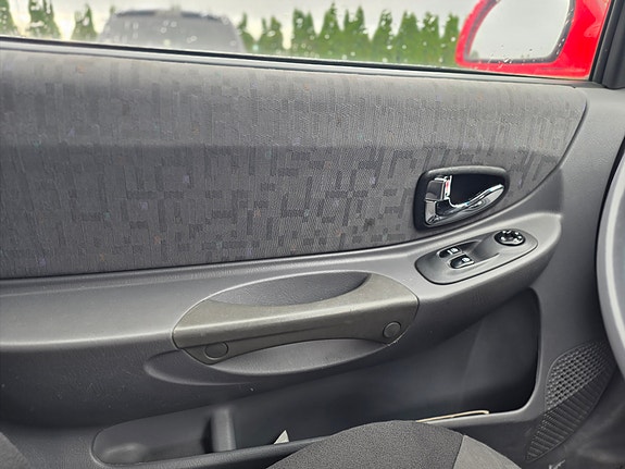 Hyundai Accent 7 of 8