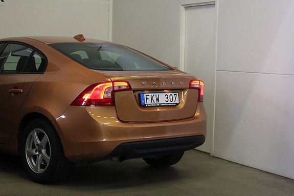 Volvo S60 8 of 18
