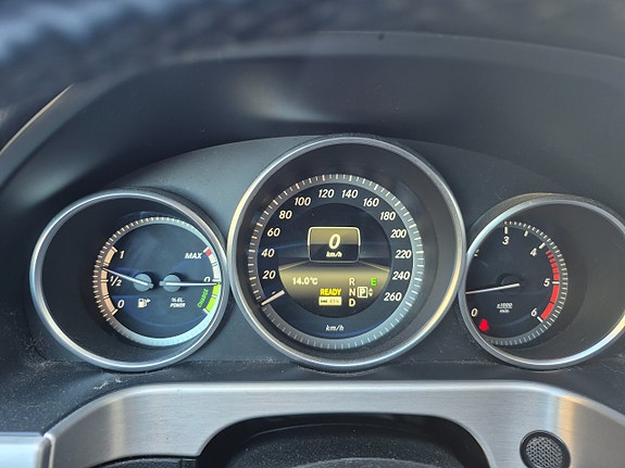 Mercedes-Benz E300 8 of 14