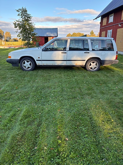 Volvo 740 2 of 6