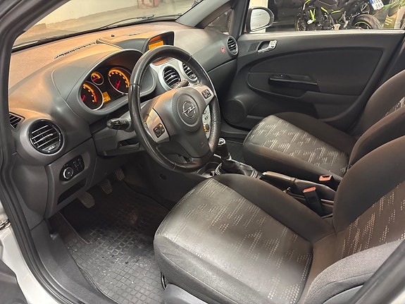 Opel Corsa 16 of 16