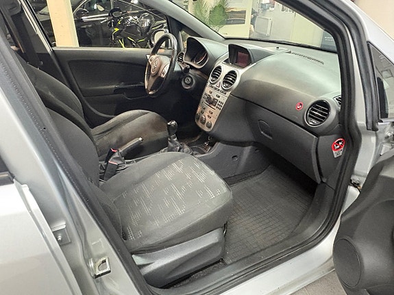 Opel Corsa 11 of 16