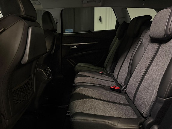 Peugeot 5008 8 of 26