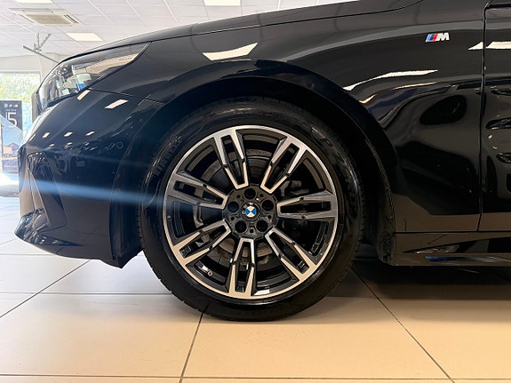 BMW 520 3 of 12