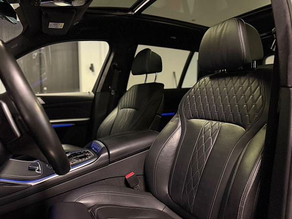 BMW X7 29 of 30