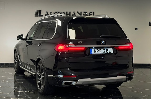 BMW X7 4 of 30