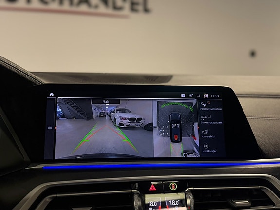 BMW X7 25 of 30