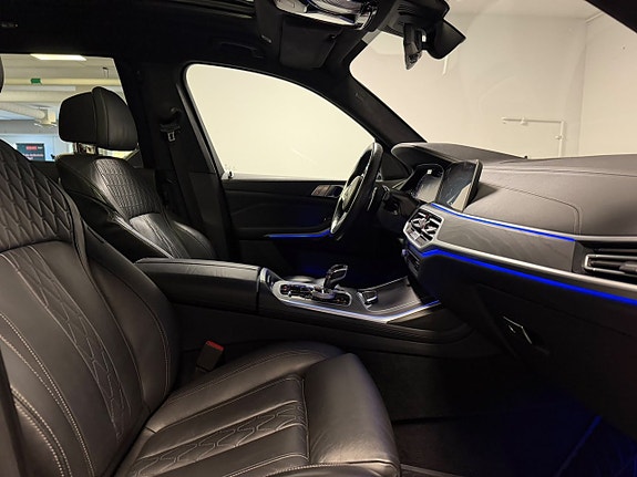 BMW X7 16 of 30