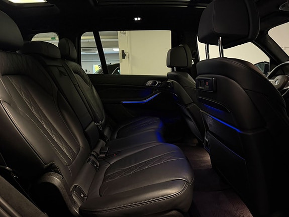 BMW X7 17 of 30