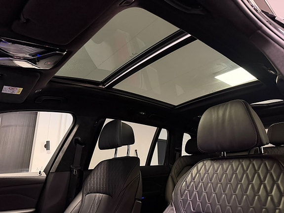 BMW X7 10 of 30