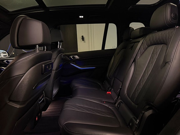 BMW X7 8 of 30
