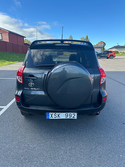 Toyota RAV4 10 of 11