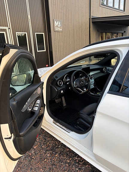 Mercedes-Benz C220 16 of 23