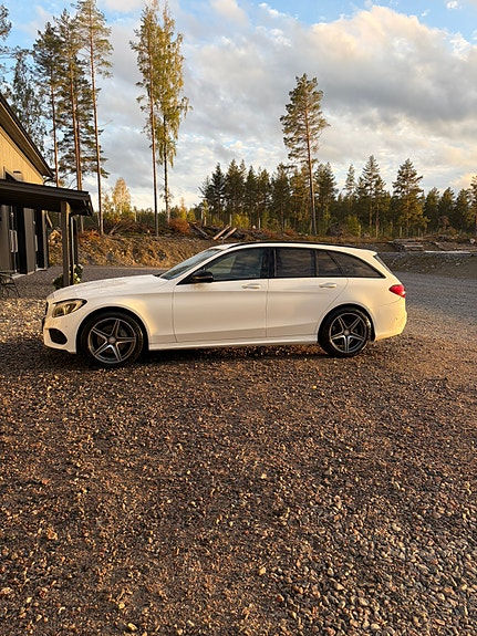 Mercedes-Benz C220 7 of 23