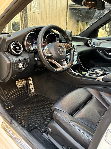 Mercedes-Benz C220 17 of 23