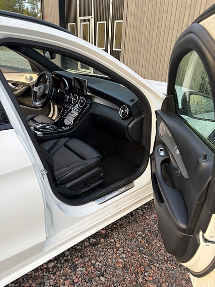 Mercedes-Benz C220 20 of 23