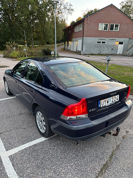 Volvo S60 4 of 11