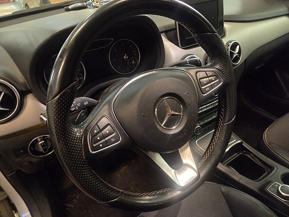 Mercedes-Benz B180 19 of 19