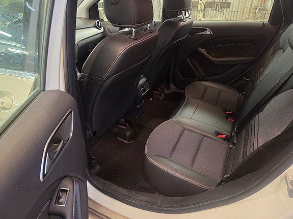 Mercedes-Benz B180 17 of 19