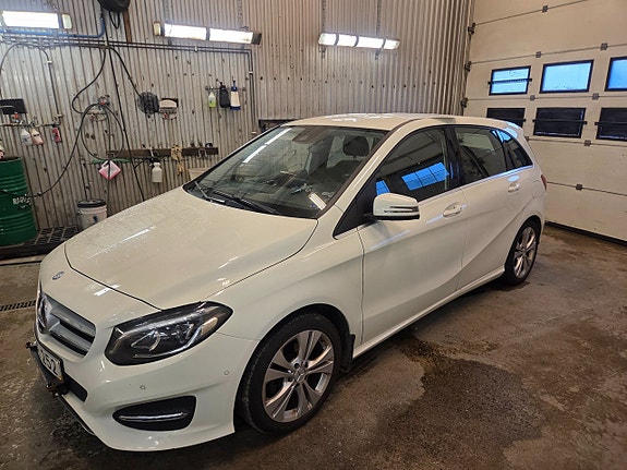 Mercedes-Benz B180 8 of 19