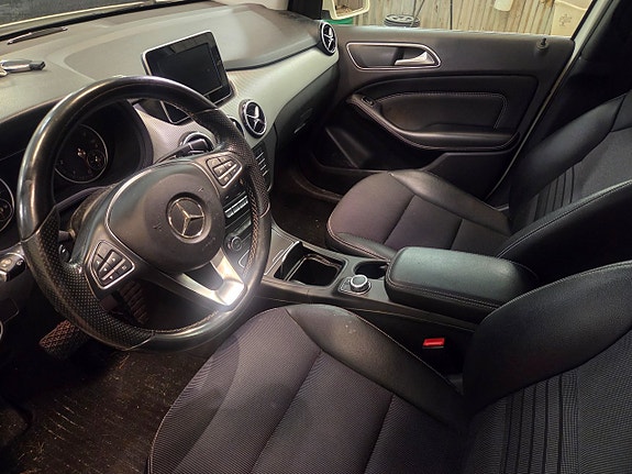 Mercedes-Benz B180 16 of 19
