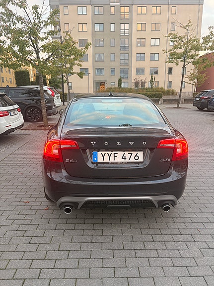 Volvo S60 2 of 6