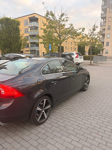 Volvo S60 3 of 6