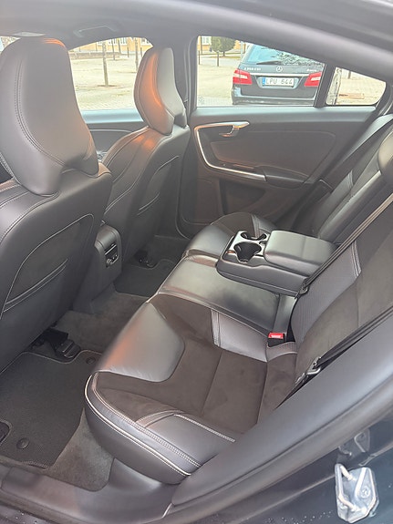 Volvo S60 5 of 6