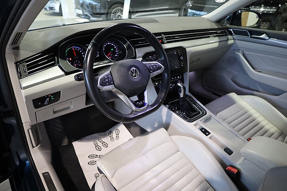 Volkswagen Passat 8 of 28