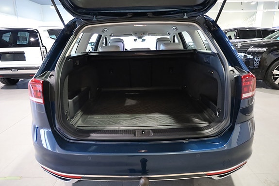 Volkswagen Passat 28 of 28