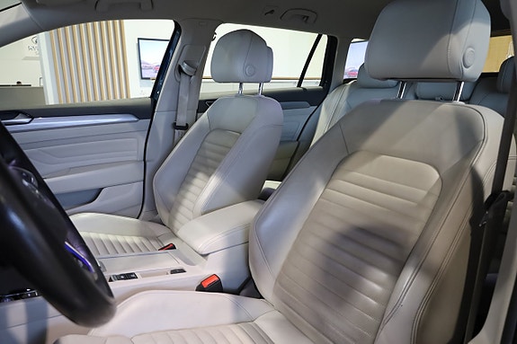 Volkswagen Passat 11 of 28