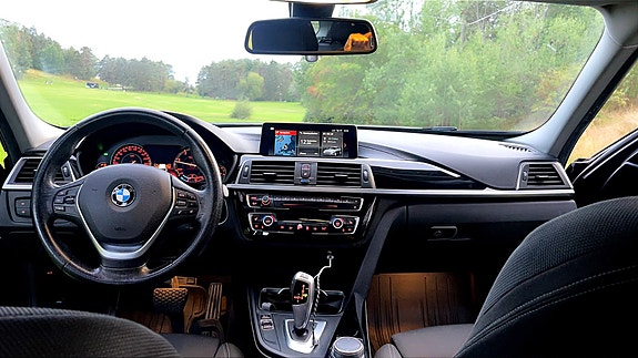 BMW 318d 9 of 11