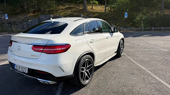 Mercedes-Benz GLE450 4 of 10